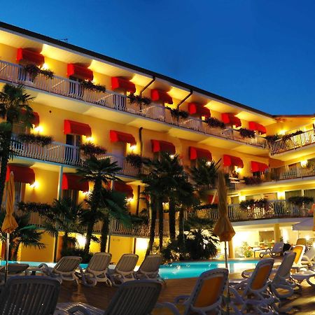 Hotel Capri Bardolino 3S エクステリア 写真