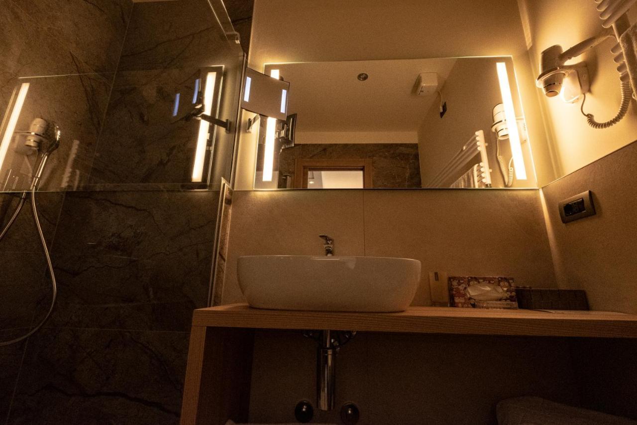 Hotel Capri Bardolino 3S エクステリア 写真