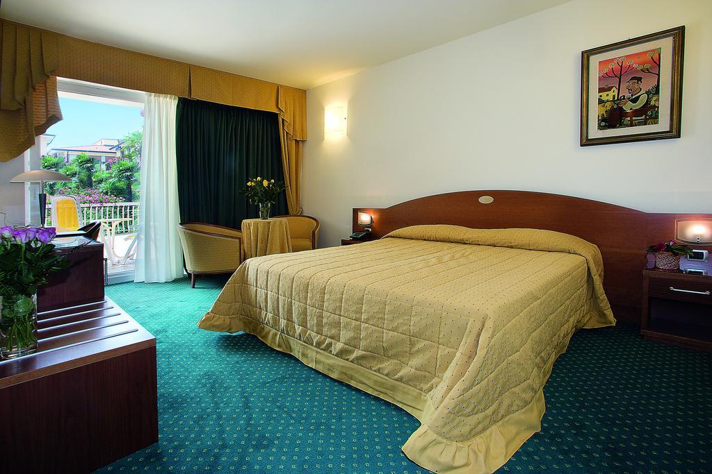 Hotel Capri Bardolino 3S 部屋 写真