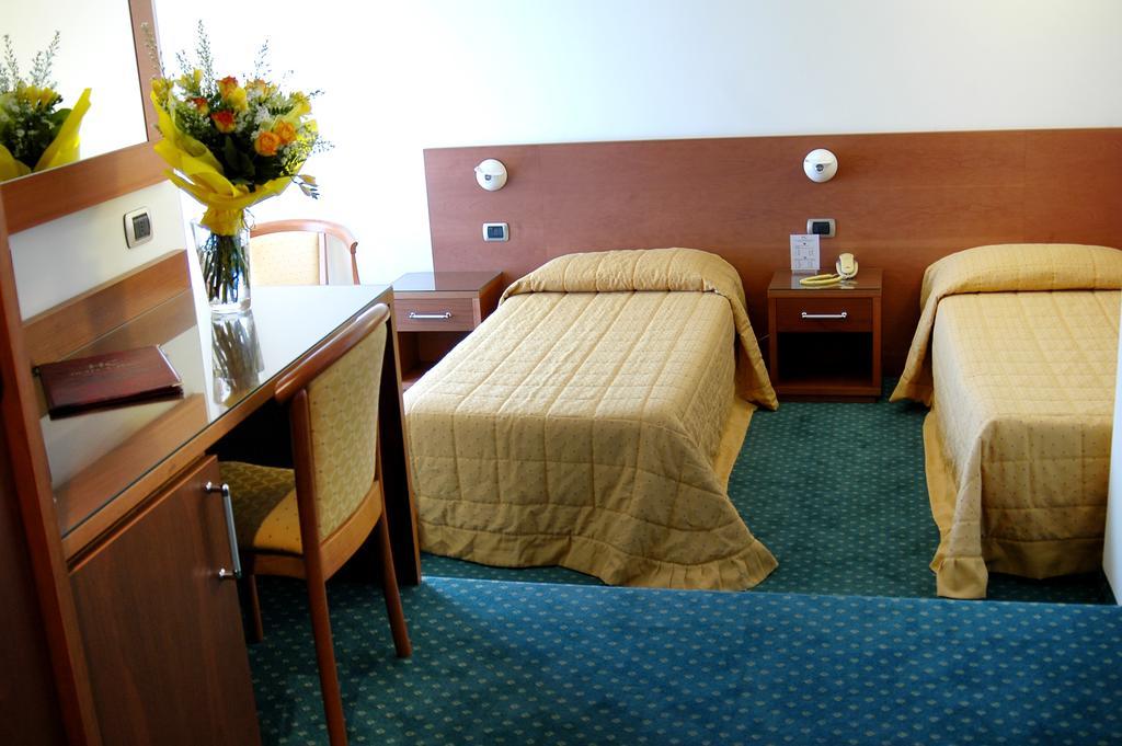 Hotel Capri Bardolino 3S 部屋 写真