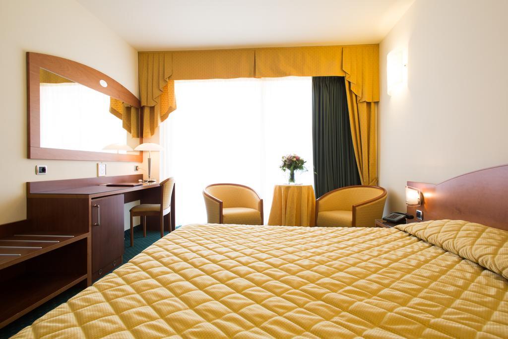 Hotel Capri Bardolino 3S 部屋 写真