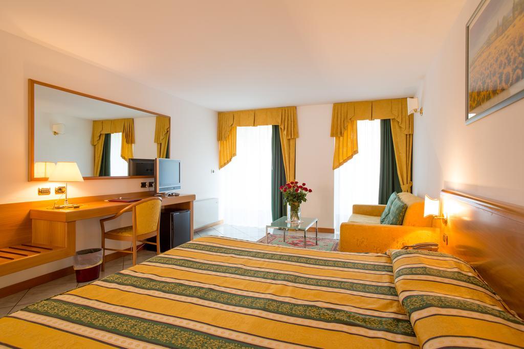 Hotel Capri Bardolino 3S 部屋 写真