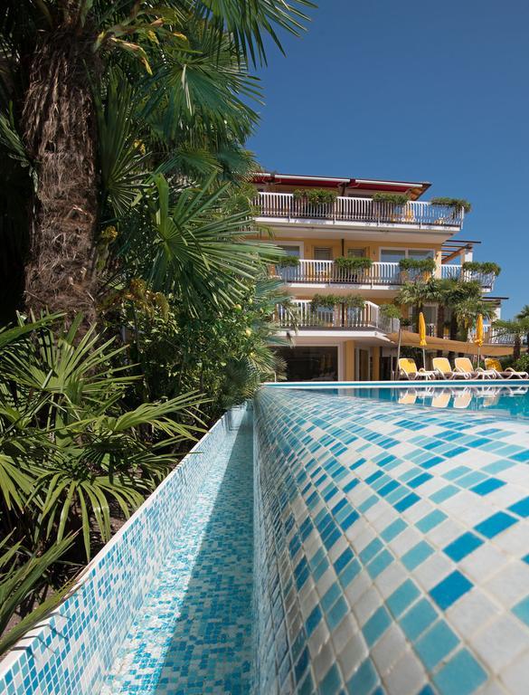 Hotel Capri Bardolino 3S エクステリア 写真