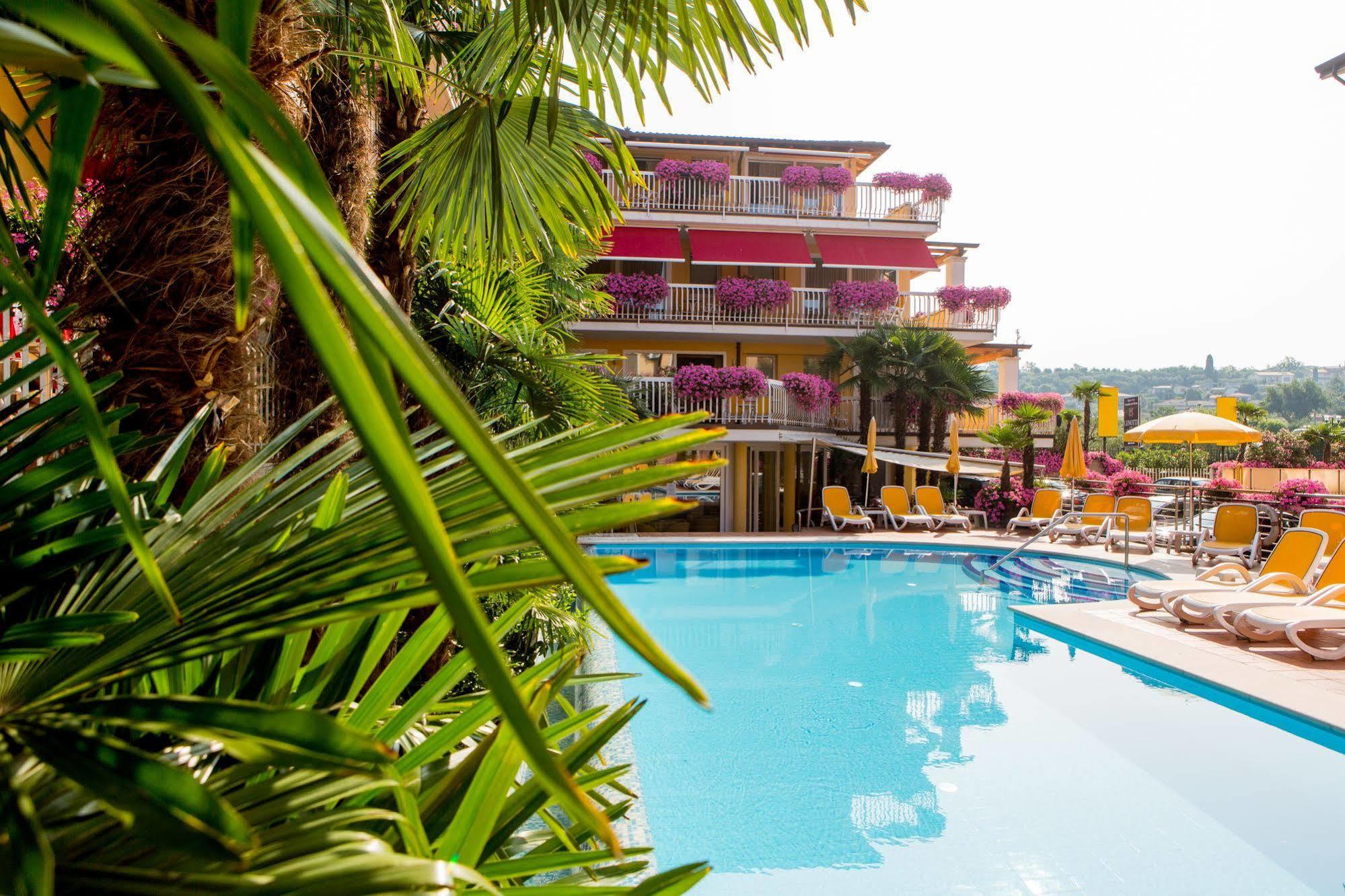 Hotel Capri Bardolino 3S エクステリア 写真
